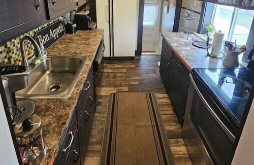Madison Heights Casa | Spacious city home- newly renovated