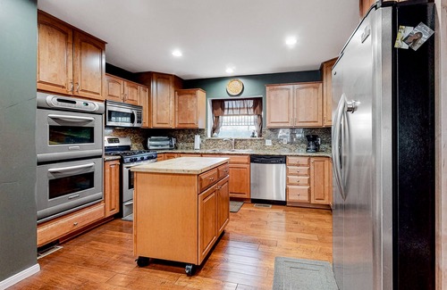 Arrowbear Lake Casa | Spacious, classic home near skiing - fireplace, game room & summer seasonal pool