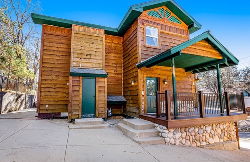 Arrowbear Lake Casa | Spacious, classic home near skiing - fireplace, game room & summer seasonal pool