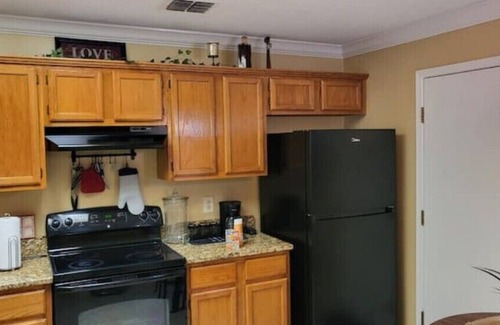 Arlington Casa | Spacious, Clean & Cozy Townhome