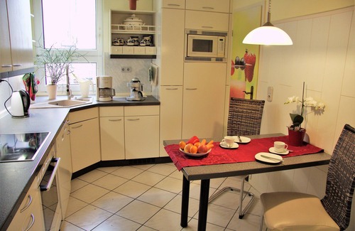 Dresden Apartamento | ¡Amplio, cerca del centro y apartamento familiar en Dresde!