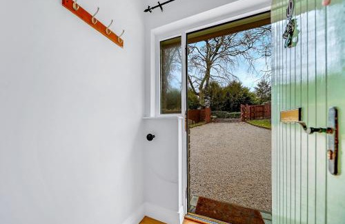Rathmullan Casa | Spacious Coastal Accommodation with Games Room - Sleeps 10