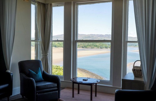 Borth-y-Gest Apartamento | Apartamento dúplex privado de 9 habitaciones y jardín con vistas panorámicas al mar ya la montaña.