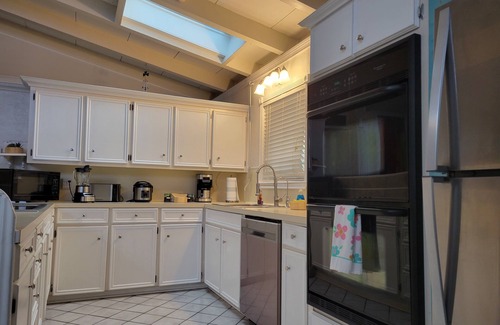 Flour Bluff Casa | Spacious Coastal Villa W/ Heated Pool, Office & Gameroom