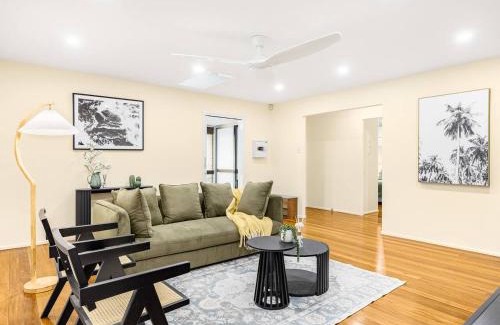 Sunnybank Casa | Spacious Comfort for Families Eat Stay Explore