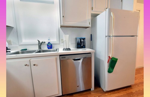 Pahrump Apartamento | Spacious Comfort in Charming Pahrump: Enjoy Our Tranquil Studio with AC!