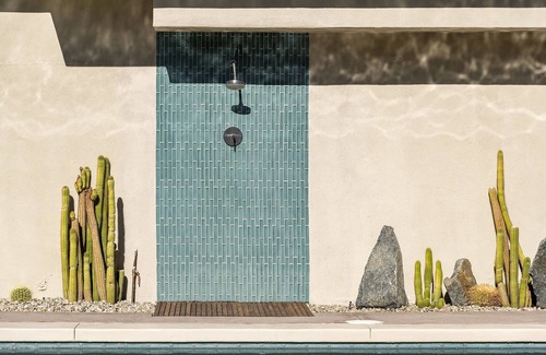 Magnesia Falls Cove Casa | Ubicación privilegiada, casa espaciosa y elegante, patio soleado, calefacción de piscina incluida.