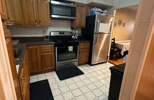 East New York Casa | Spacious, comfortable, and Efficient NYC Stay.