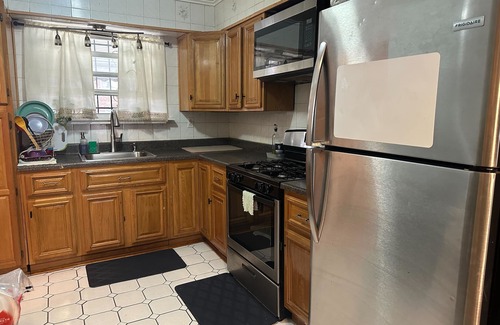 East New York Casa | Spacious, comfortable, and Efficient NYC Stay.