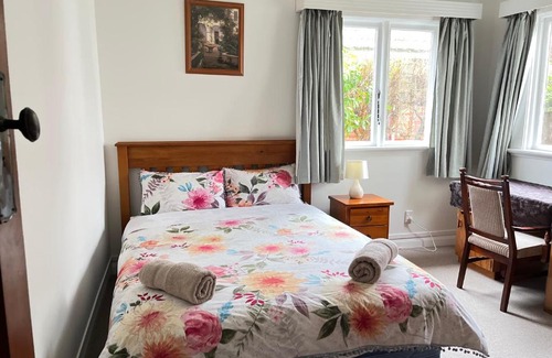 Dunedin Casa | Spacious comfortable character House -Maori Hill