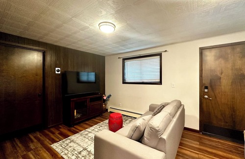 Russian Jack Park Apartamento | Spacious & comfy apt near JBER