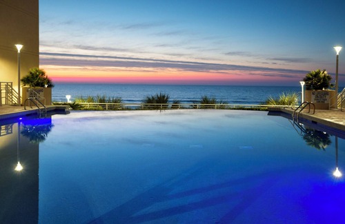 Ocean Drive Complejo | Myrtle Beach, SC: 2 BDRM Beach-High Rise Resort w / Pool Beach