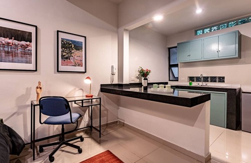 La Condesa Casa | Spacious Condesa Stay, Rooftop Dining, BBQ