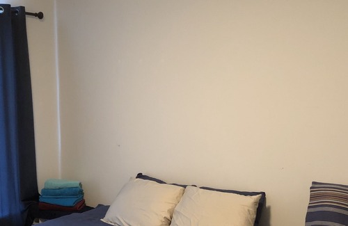 Chateauguay Condominio | Spacious Condo for getaway with king size bed