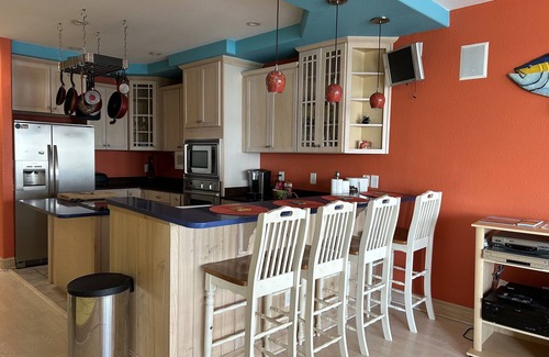 Manteo Condominio | Spacious Condo on the Water!