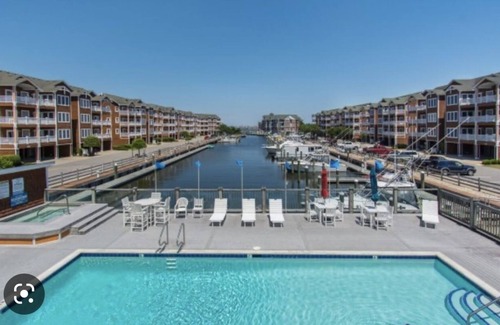 Manteo Condominio | Spacious Condo on the Water!