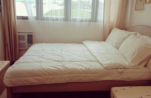 Matandang Balara Condominio | Spacious Condo Unit for Staycation With Netflix!