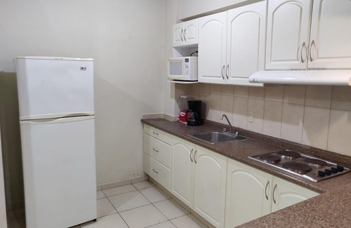 Lomas de Mazatlan Apartamento | Spacious condominium in the Golden Zone, a 5-minute walk from the beach!