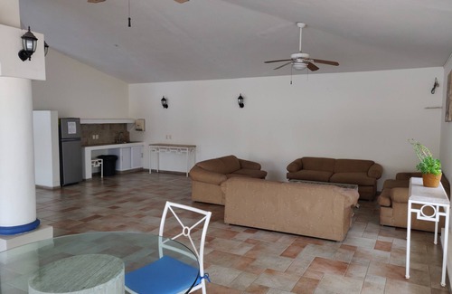 Lomas de Mazatlan Apartamento | Spacious condominium in the Golden Zone, a 5-minute walk from the beach!