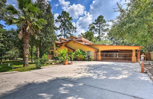 Conroe Casa | Spacious Conroe Home with Foosball and Pool Table!