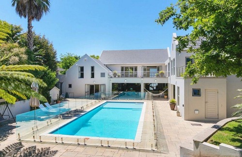 Constantia Casa | Espaciosa casa de la familia Constantia