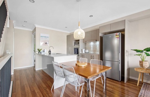 Murarrie Casa | Spacious + Convenient! 3Bed/2.5Bath/1Car~Townhouse