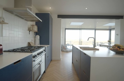 Marhamchurch Casa | Spacious Cornish Cottage with a Modern Twist, Near Bude, Short Drive to Beach