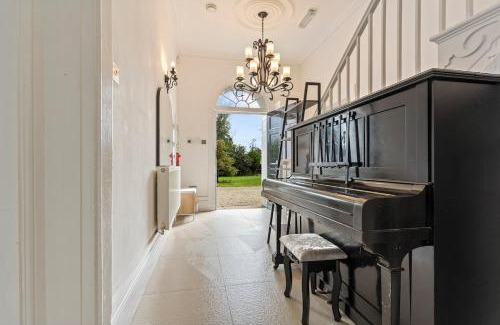 Northway Apartamento | Spacious, Cosy Farmhouse with Garden & Piano