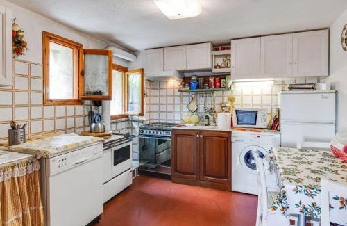 Crespano del Grappa Casa | Spacious Cottage in Veneto