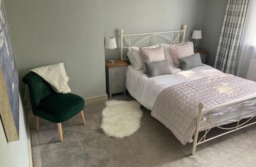 Northend Casa | Spacious Cottage in Idyllic Spot
