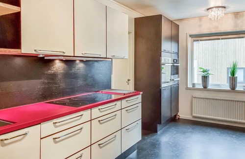 Torslanda Casa | Alojamiento de 4 habitaciones en Torslanda