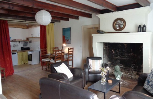 Yviers Casa | Spacious country gite sleeps 2 or 4 near Chalais - ideal for wedding guests