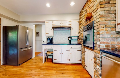 Flat Rock Casa | Spacious country home with firepit, patio, foosball, amazing views, & W/D