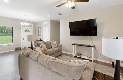 Grand Bay Casa | Spacious Country Living with Fishing Lake