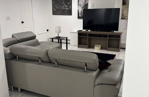 Englewood Apartamento | Spacious & Cozy 1st Floor & Basement Apartment 15 min from NYC!