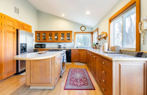 Wofford Heights Casa | Newly Furnished! Spacious, Cozy Getaway with Breathtaking Mountain Views