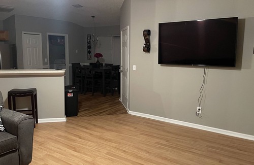 Northside Casa | Spacious & Cozy Home for Rent