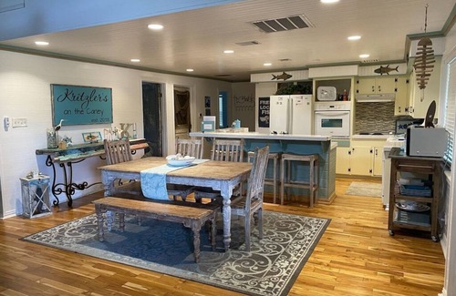 Cedar Lane Casa | Kritzlers en el Caney! Frente al mar y mascotas!