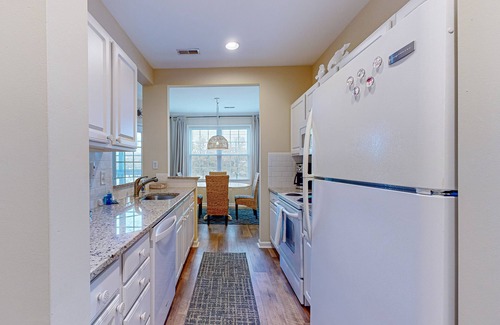 Rehoboth Beach Condominio | Spacious Creekwood condo with an outdoor Balcony, W/D & Free WIFI