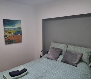 Cut Bush Apartamento | Spacious Curragh 2-bed apartment with own entrance