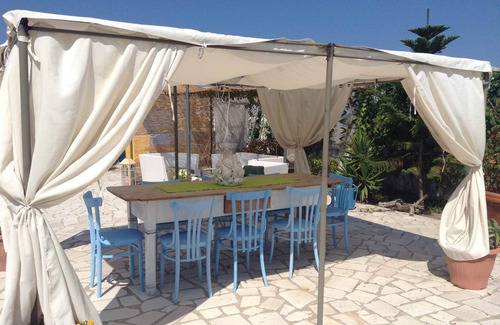 Margherita di Savoia Villa | Amplia Villa con acceso privado al mar
