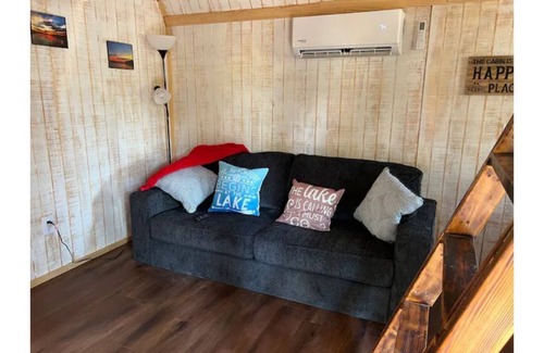 Kirby Casa | Spacious Double Loft Cabin Near Lake Greeson Pet-Friendly– Sleeps 8