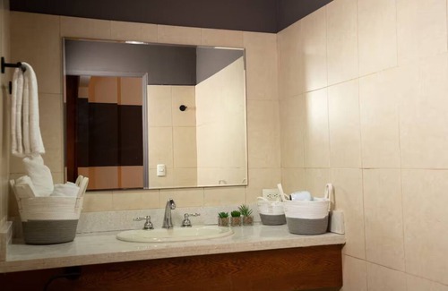 Amador Hotel | Spacious Double Room with Free Parking, Local Souvenirs at Panama Oasis