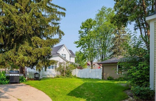 Appleton Casa | -Spacious Downtown Character Home 4 bedroom 3 bath