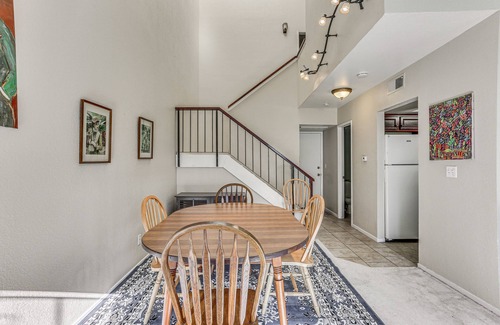 Downtown Casa | Spacious Downtown Fresno Townhome: Walk to UCSF