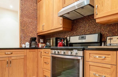 Downtown Montreal Apartamento | Spacious Downtown Montreal Apt-4BR/2BA, Free Wifi