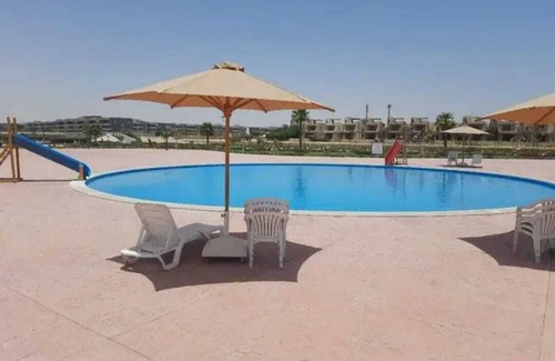 Ain Sokhna Chalet De Esquí | Spacious Duplex with Private Roof – Blumar El Sokhna - Families only