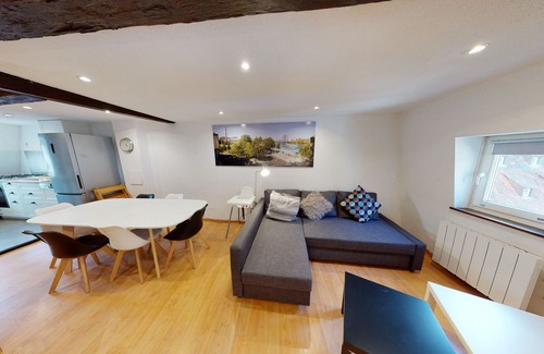 Petite-France Apartamento | spacious duplex near petite france up to 4