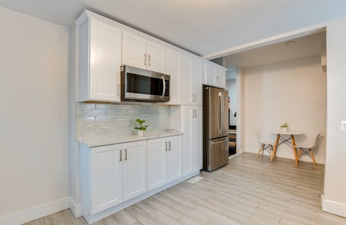 East Orange Casa | Spacious East Orange Home: Steps to Elmwood Park!