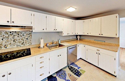 Eastham Casa | Spacious Eastham Home w/ Expansive Deck & Yard - Near Nauset Light Beach